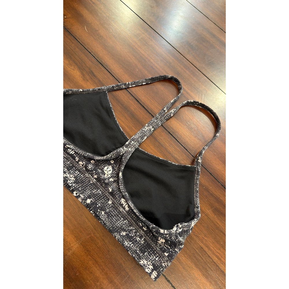 Lululemon Flow Y Bra Light Support Black White Digital Floral Print Size 8 - Picture 10 of 14